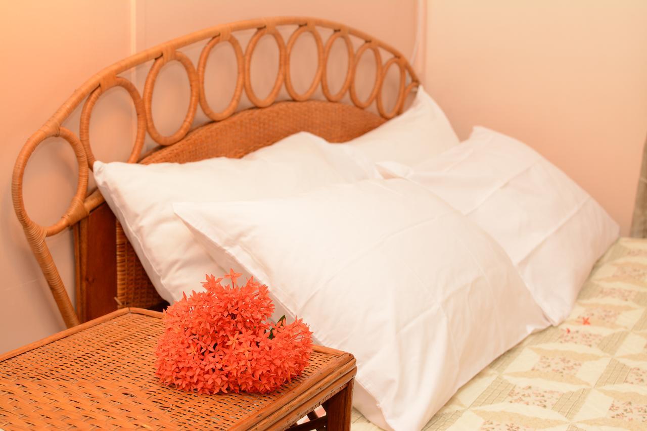 Windjammer International Cuisine & Comfort Inn Джорджтаун Екстер'єр фото
