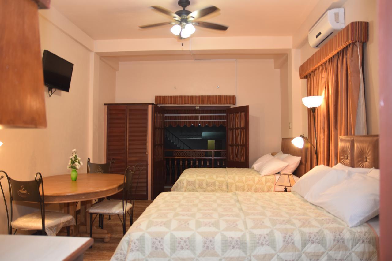 Windjammer International Cuisine & Comfort Inn Джорджтаун Екстер'єр фото