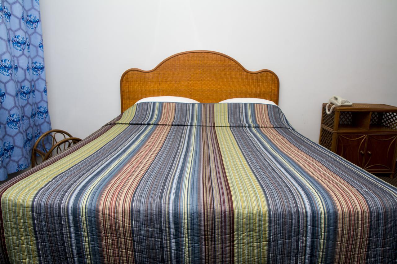 Windjammer International Cuisine & Comfort Inn Джорджтаун Екстер'єр фото