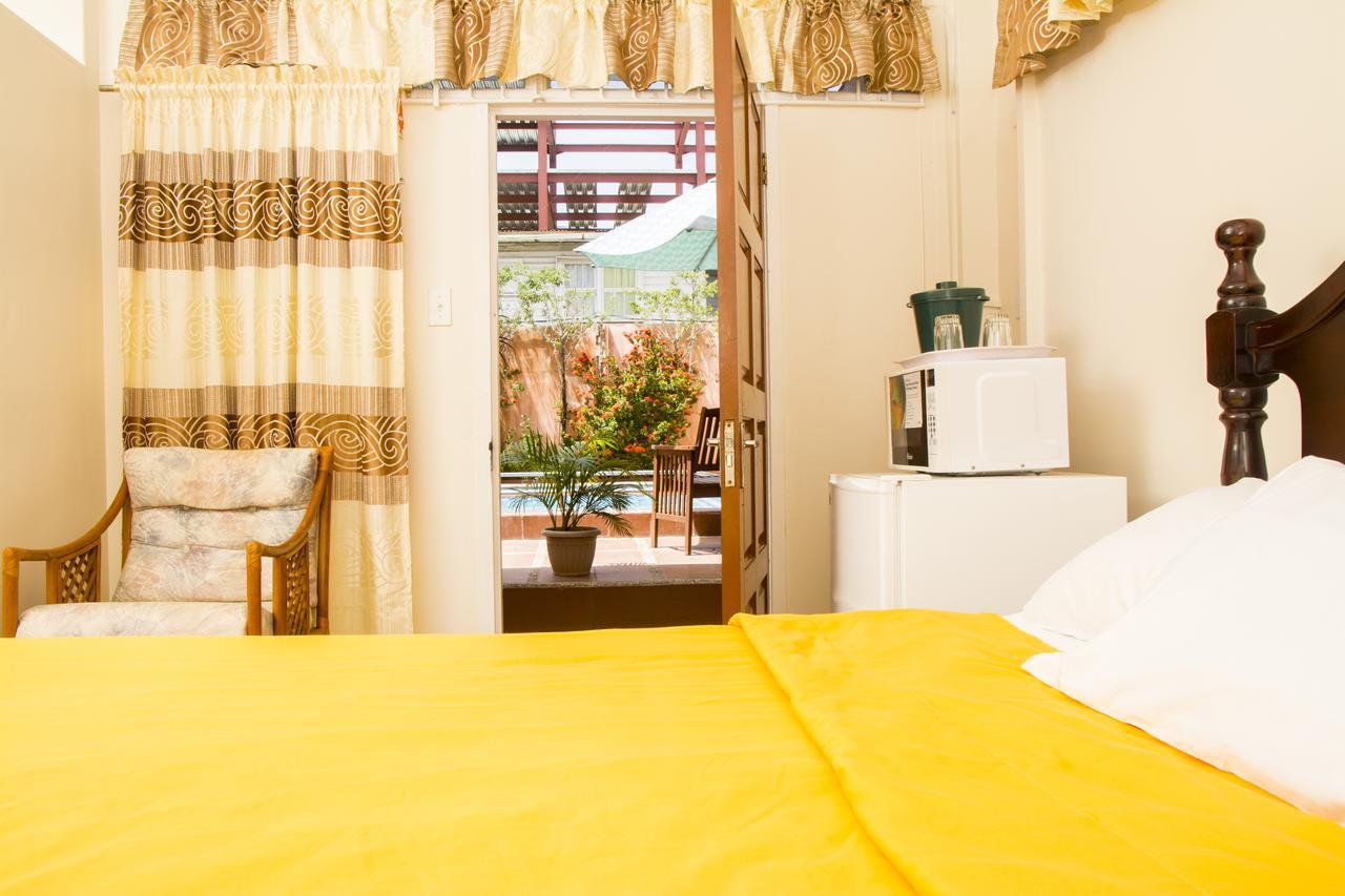 Windjammer International Cuisine & Comfort Inn Джорджтаун Екстер'єр фото