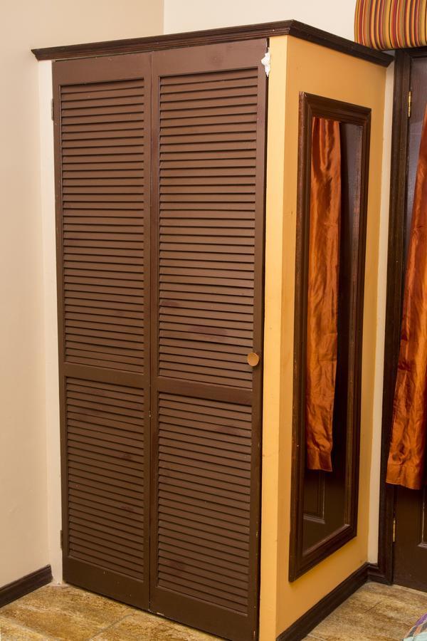 Windjammer International Cuisine & Comfort Inn Джорджтаун Екстер'єр фото