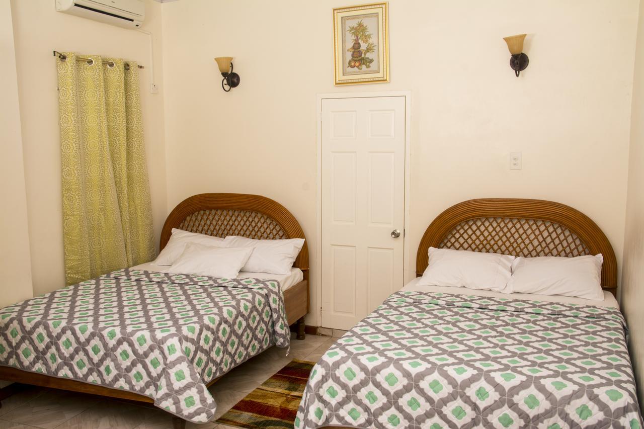 Windjammer International Cuisine & Comfort Inn Джорджтаун Екстер'єр фото